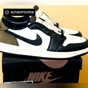 Jordan 1 Low OG "Mocha" Men's Shoe 💎 dead stock